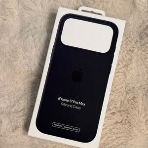 Apple iPhone 17 Pro Max Silicone Case - Midnight Black